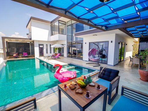  gece  -  Kasım
  | Kalkan Kördere’de Sonsuz Deniz Manzaralı, Isıtmalı Havuzlu Lüks Villa